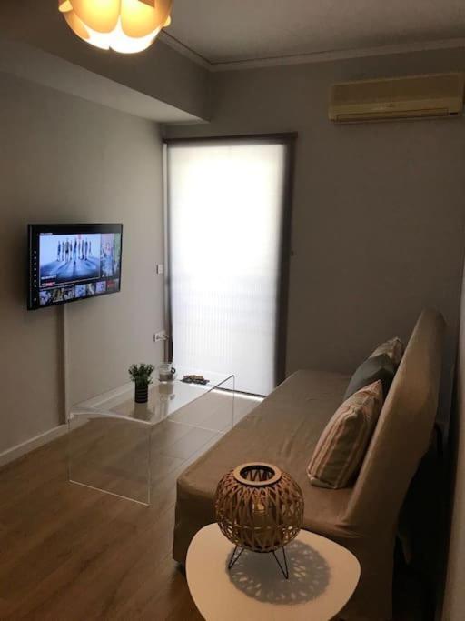 Kyparissia Cozy Flat - 5Mins Walking From Beach Apartment Екстериор снимка